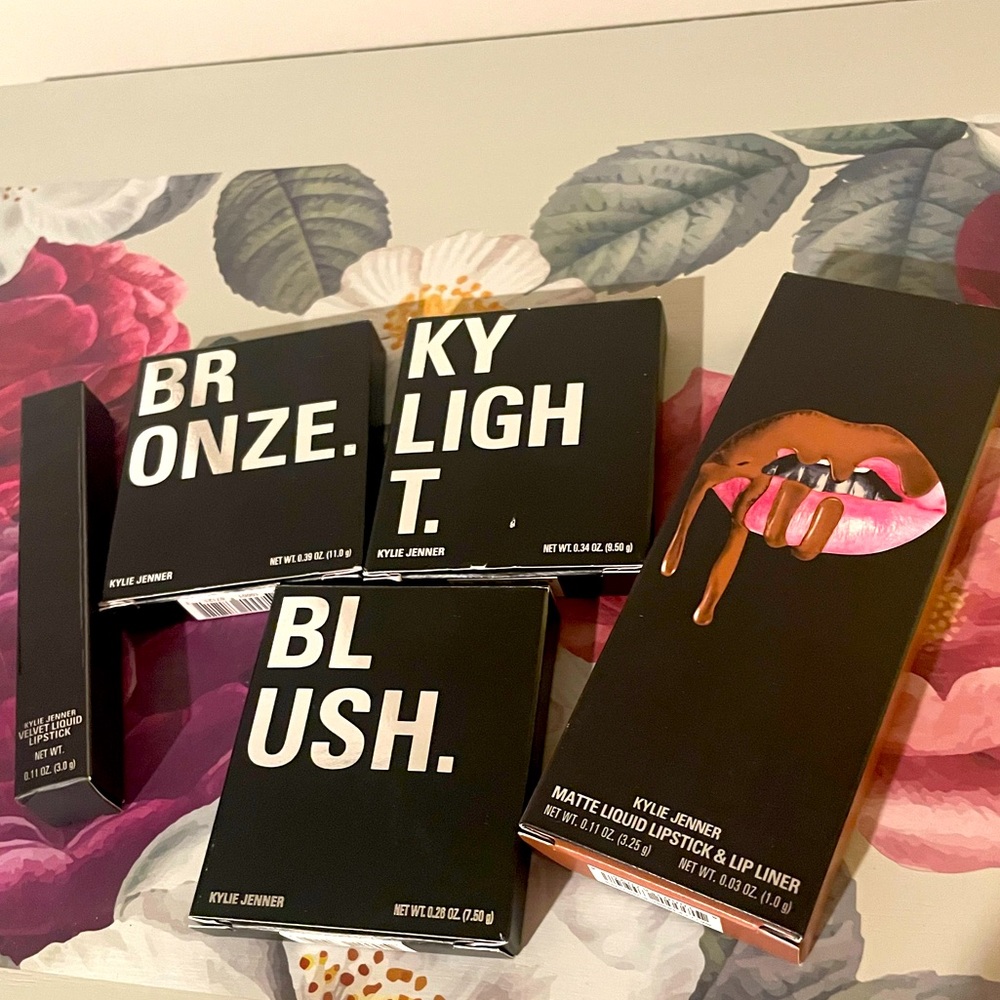 NIB Kylie makeup bundle
